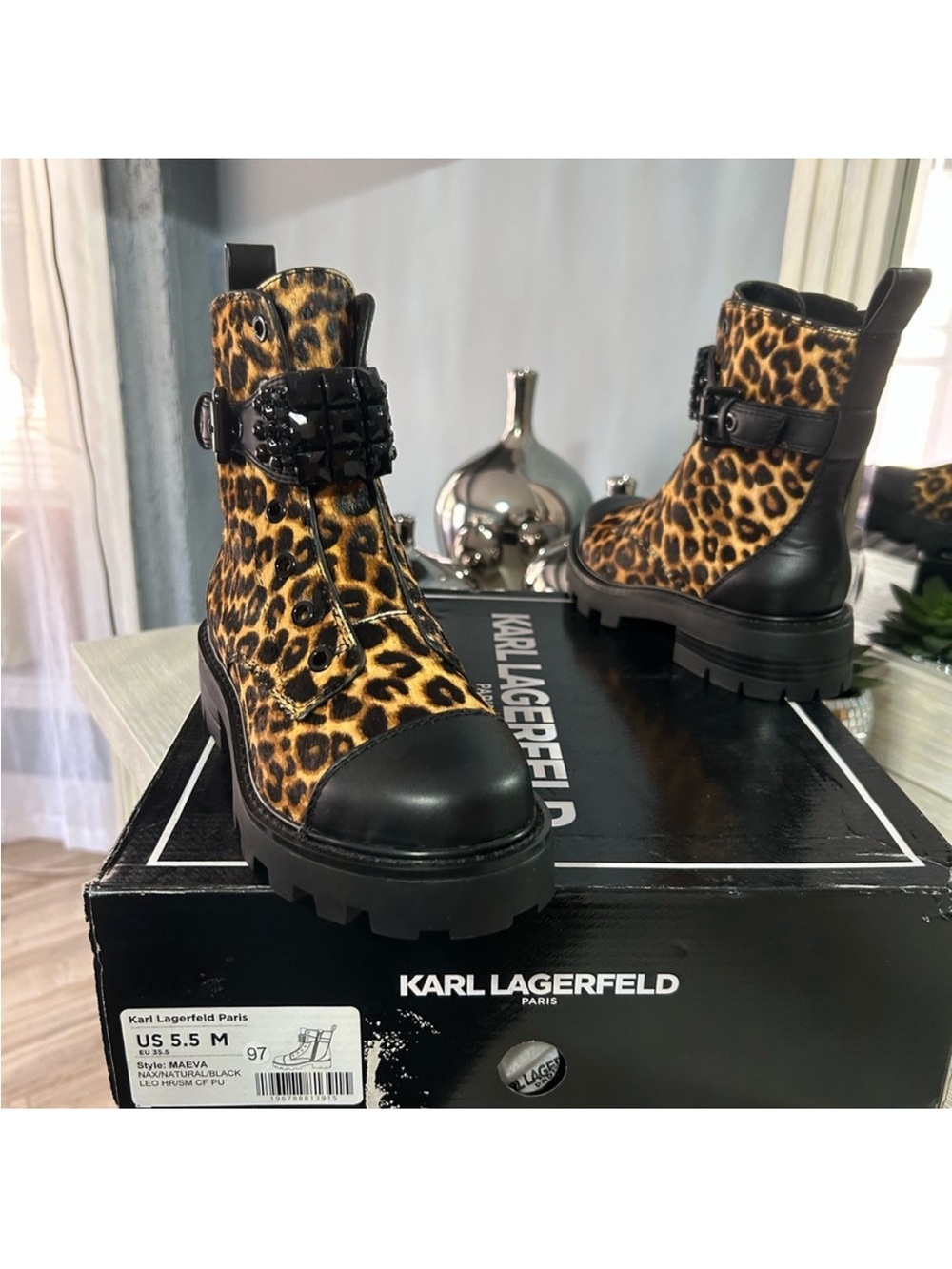 Karl Lagerfeld Leopard-Print Combat Boots - Black & Yellow shorts de 5.5